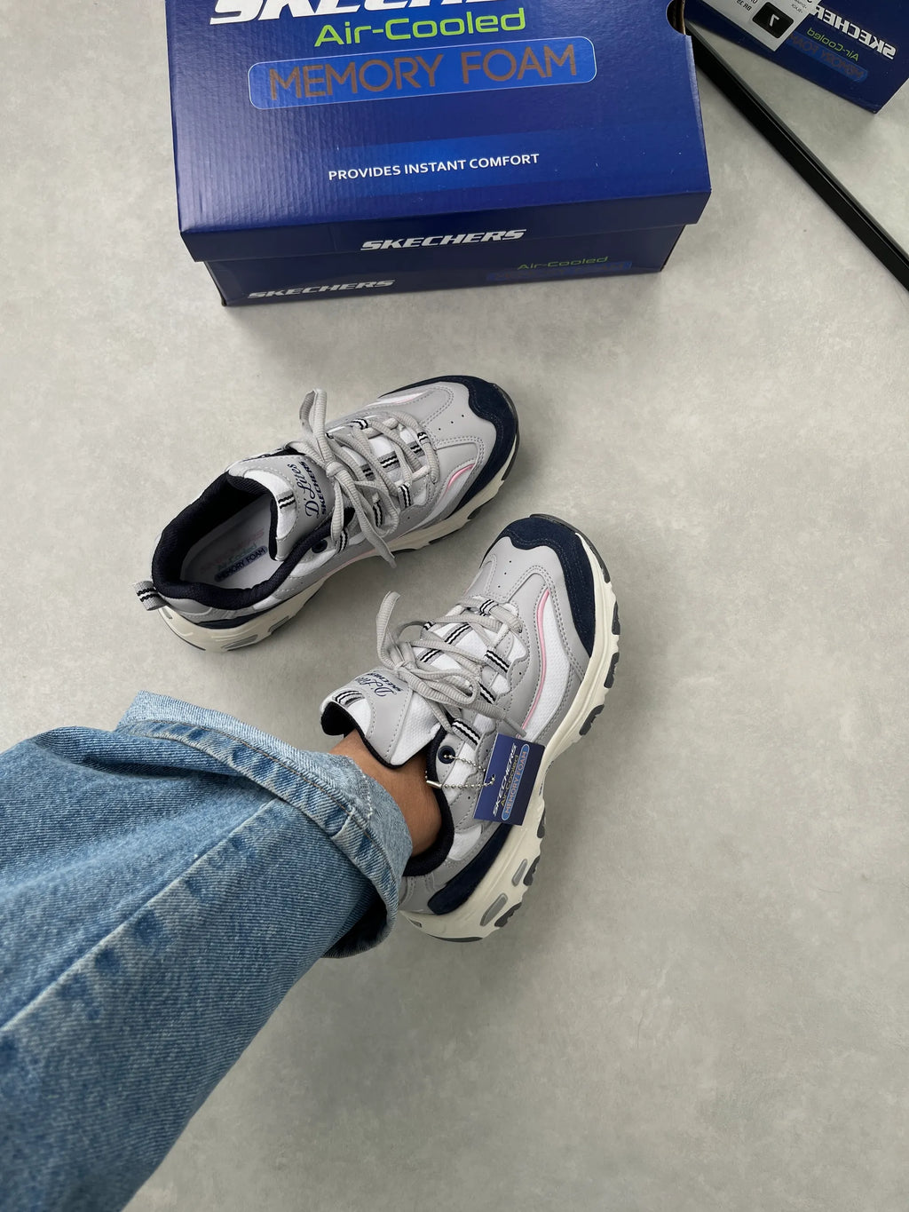 Skechers - Dlites