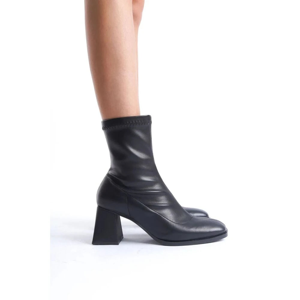 Siyah Streç Bilekli Orta Boy Topuklu Kadın Bot
