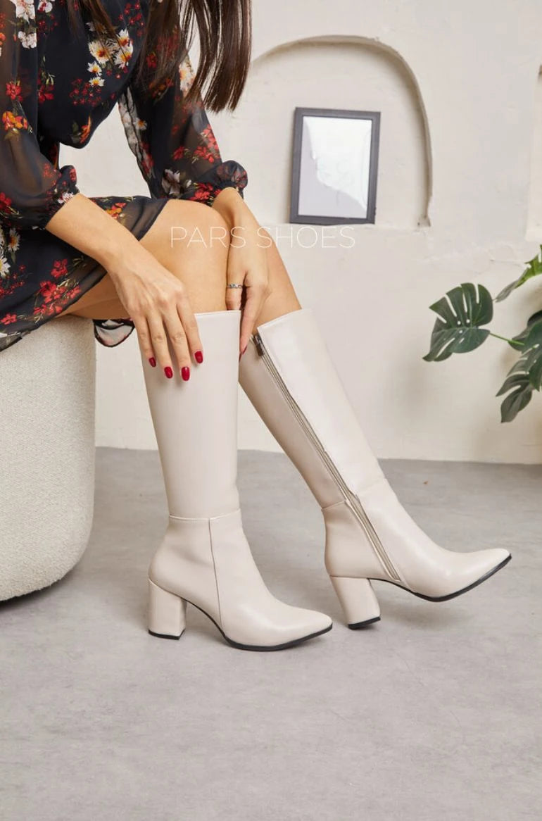 Bej Renk Diz Altı Fermuarlı Çizme